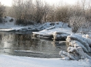 Rzeka w Świętokrzyskim w zimowym ubranku.